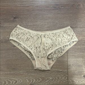 Maidenform Lace Panties in Cream
